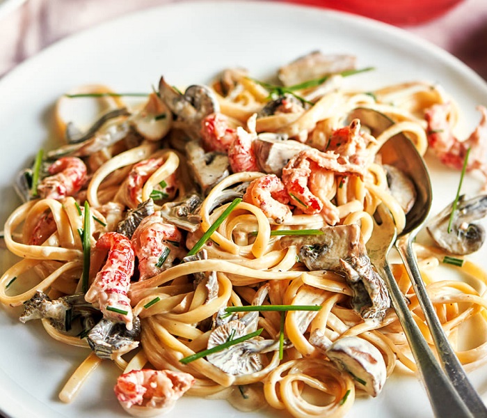Crawfish And Seafood Pasta With Cream